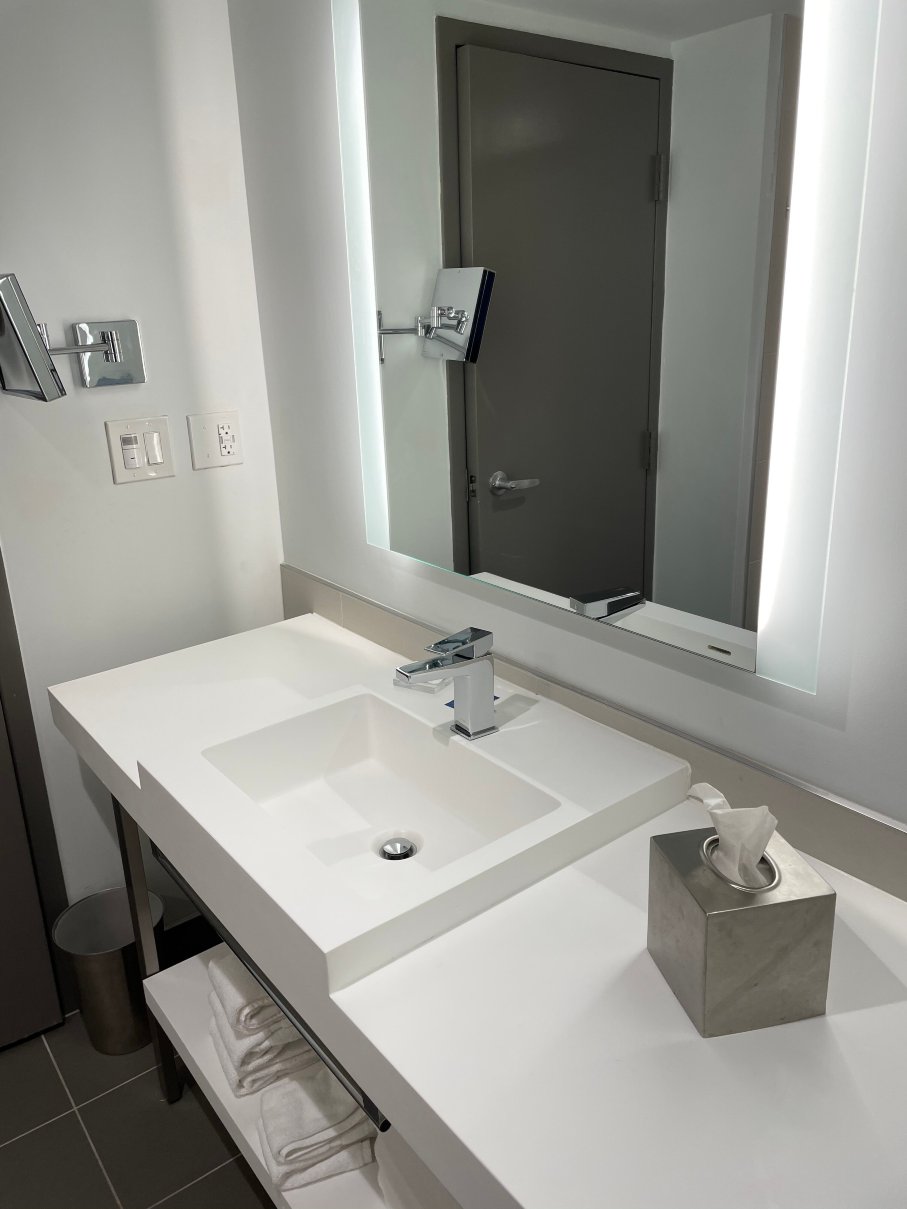 西雅图机场丽筠酒店-浴室