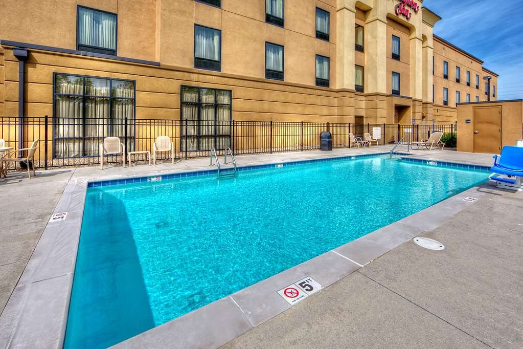 克罗斯维尔希尔顿恒庭酒店主图