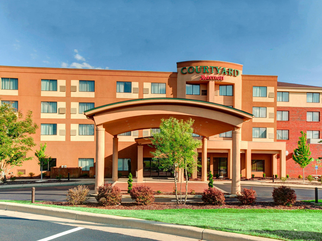 Courtyard by Marriott Anniston Oxford主图