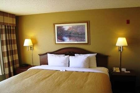 Country Inn & Suites by Radisson, West Bend, WI主图