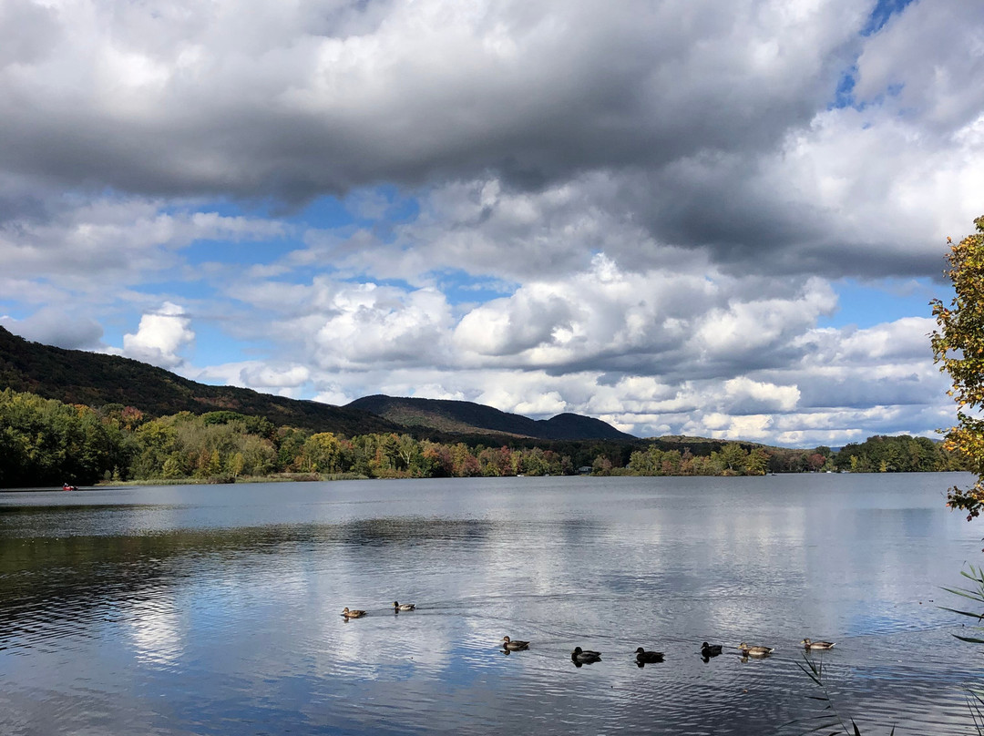 Ashuwillticook Rail Trail-Adams必去景点