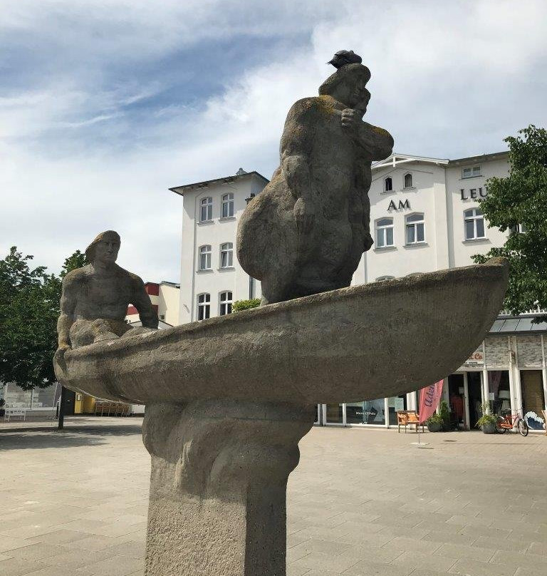 Skulptur "Lotsenehrung"景点图片