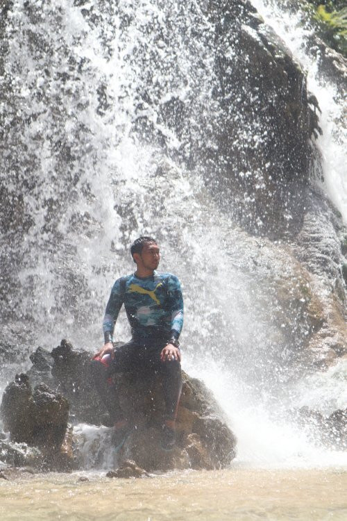 Lapopu Waterfalls景点图片