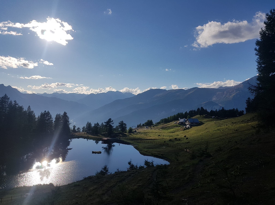 Lago Laune景点图片