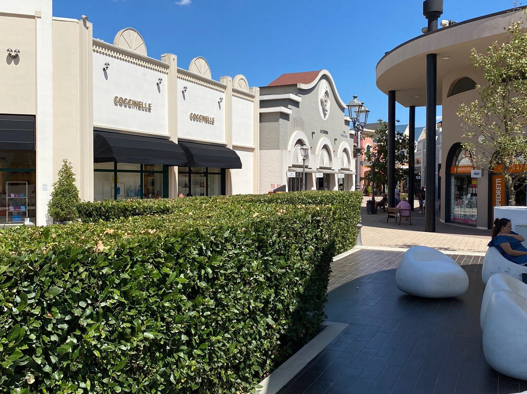 Valmontone Outlet景点图片