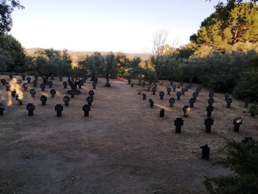 Cementerio Militar Aleman景点图片