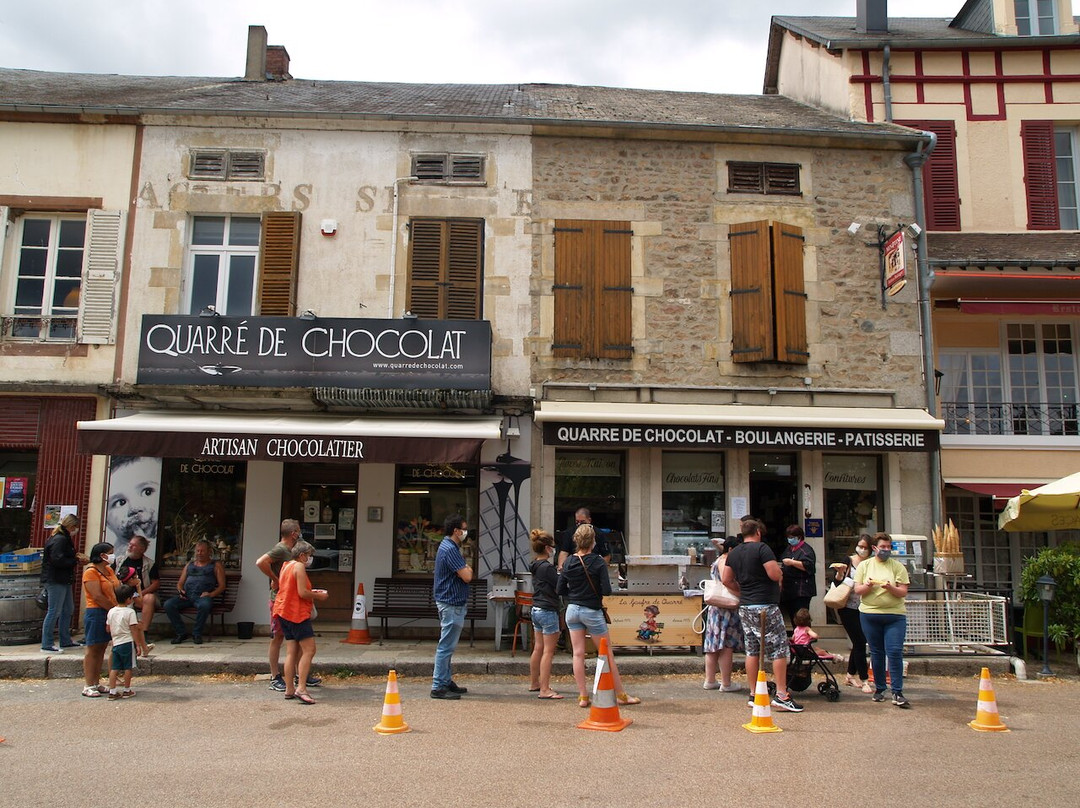 Quarré de Chocolat-Quarre-les-Tombes必去景点