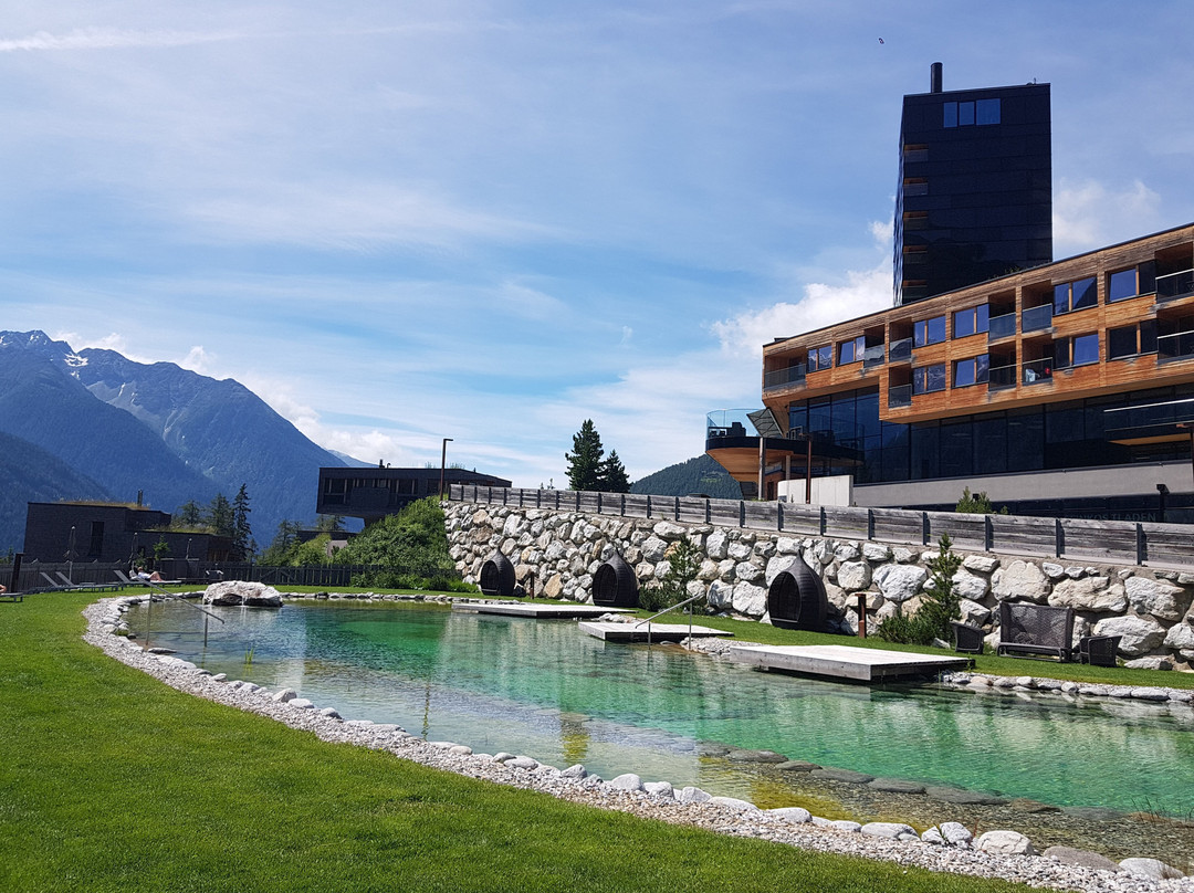 Gradonna Mountain Resort Chalets & Hotel主图