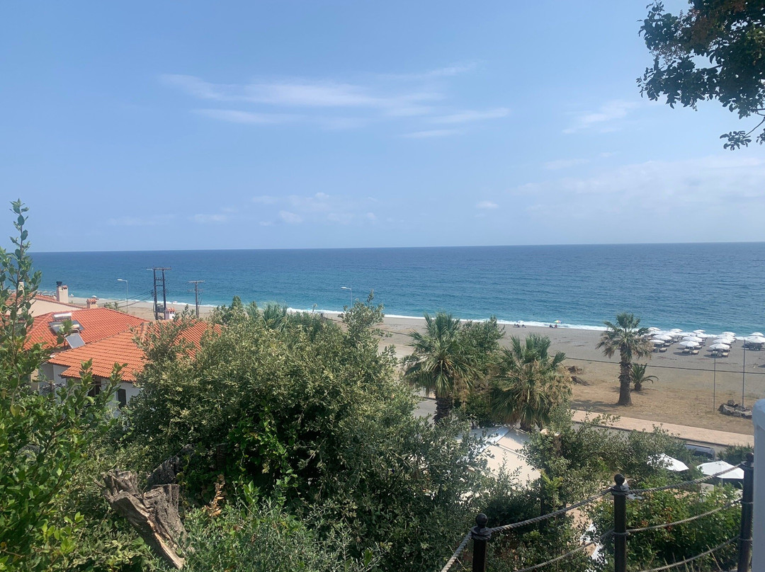 Golden Beach Hotel主图