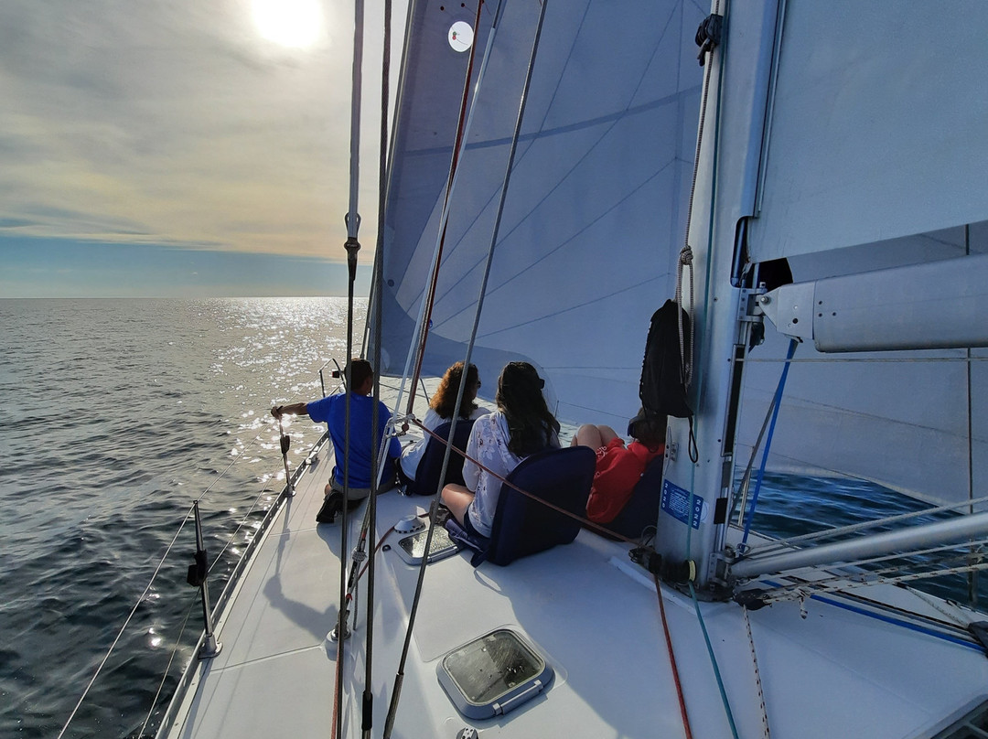 Seasun Sailing Charters景点图片