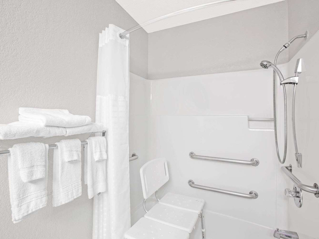 Baymont by Wyndham Ames主图