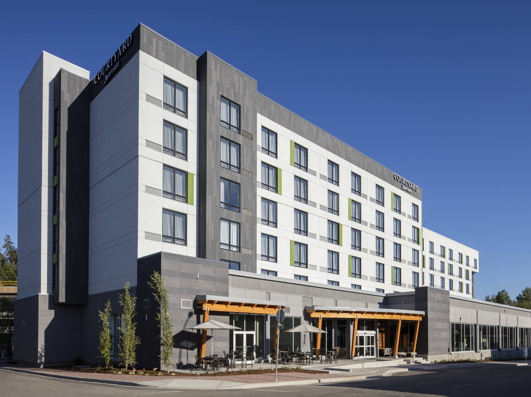 Courtyard Prince George主图