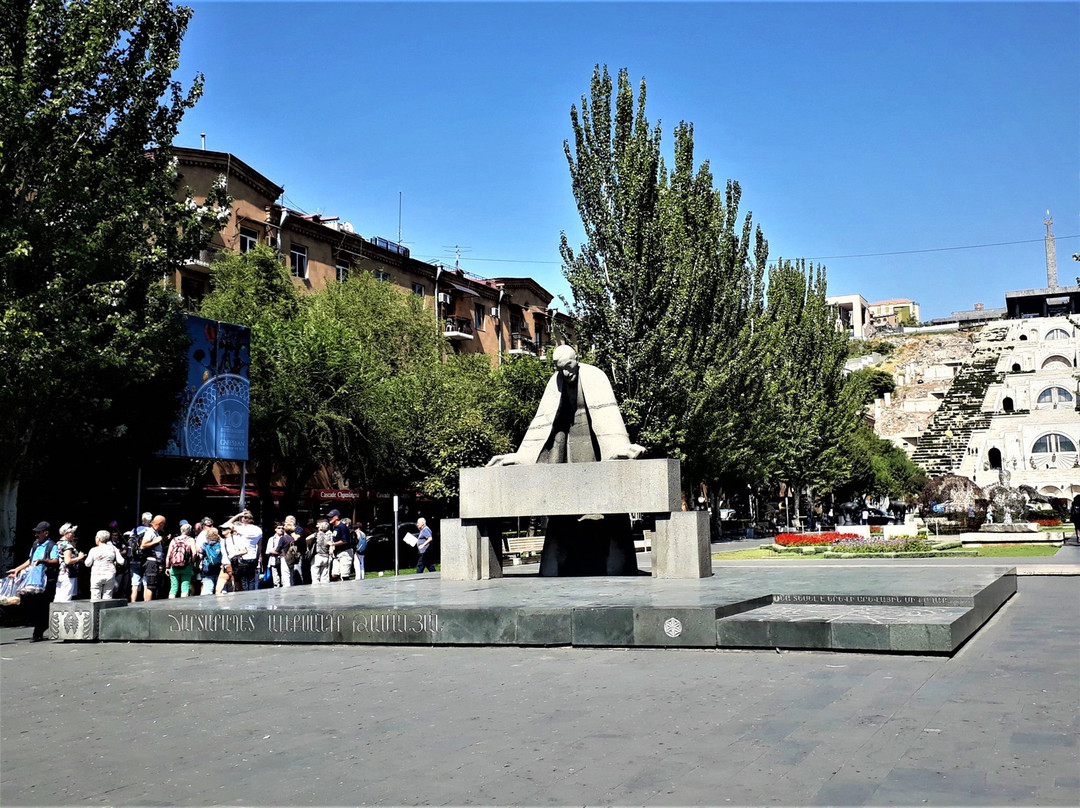 Alexander Tamanyan Statue景点图片