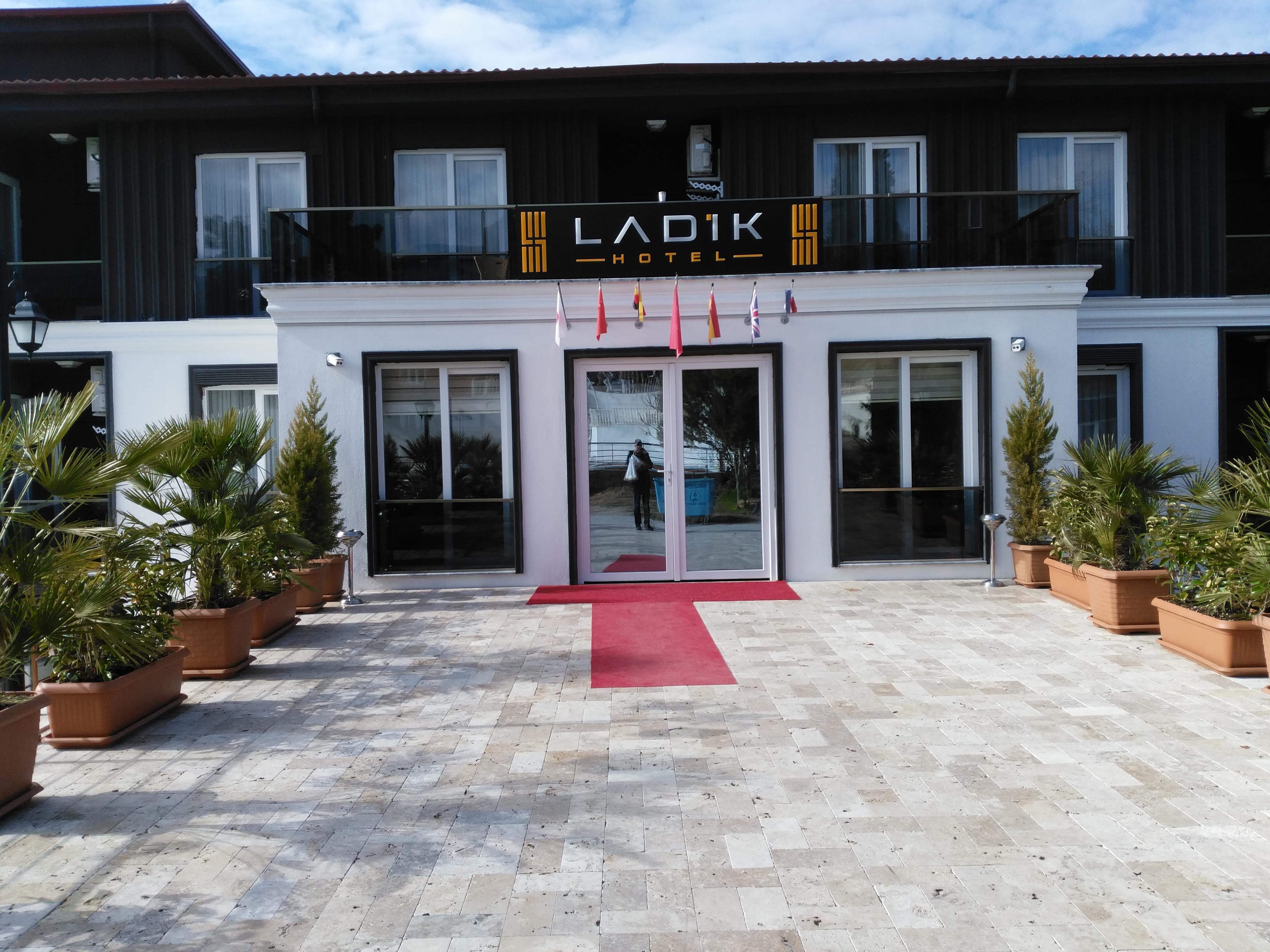Ladik Hotel-官方