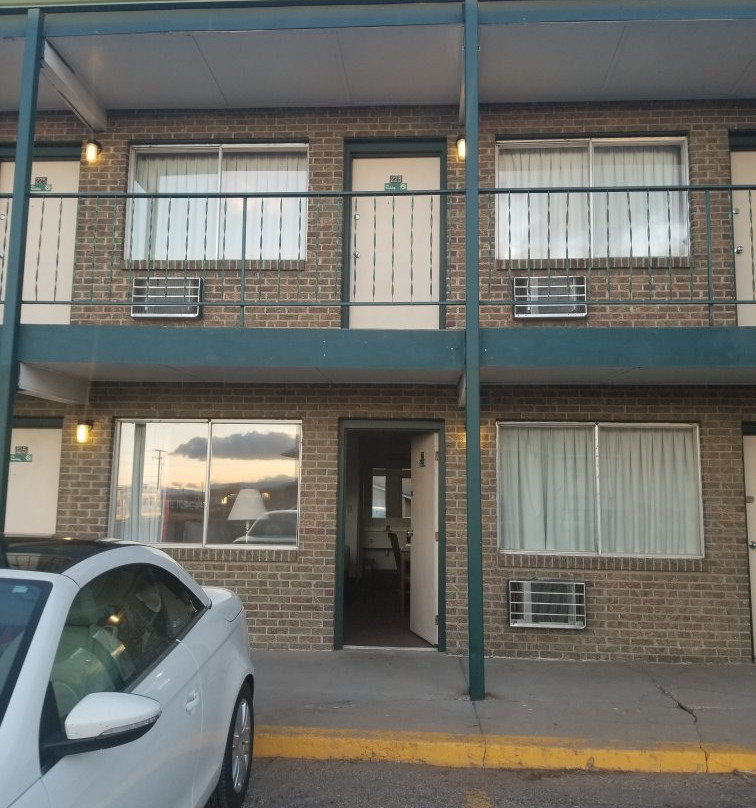 Motel 8 Laramie主图