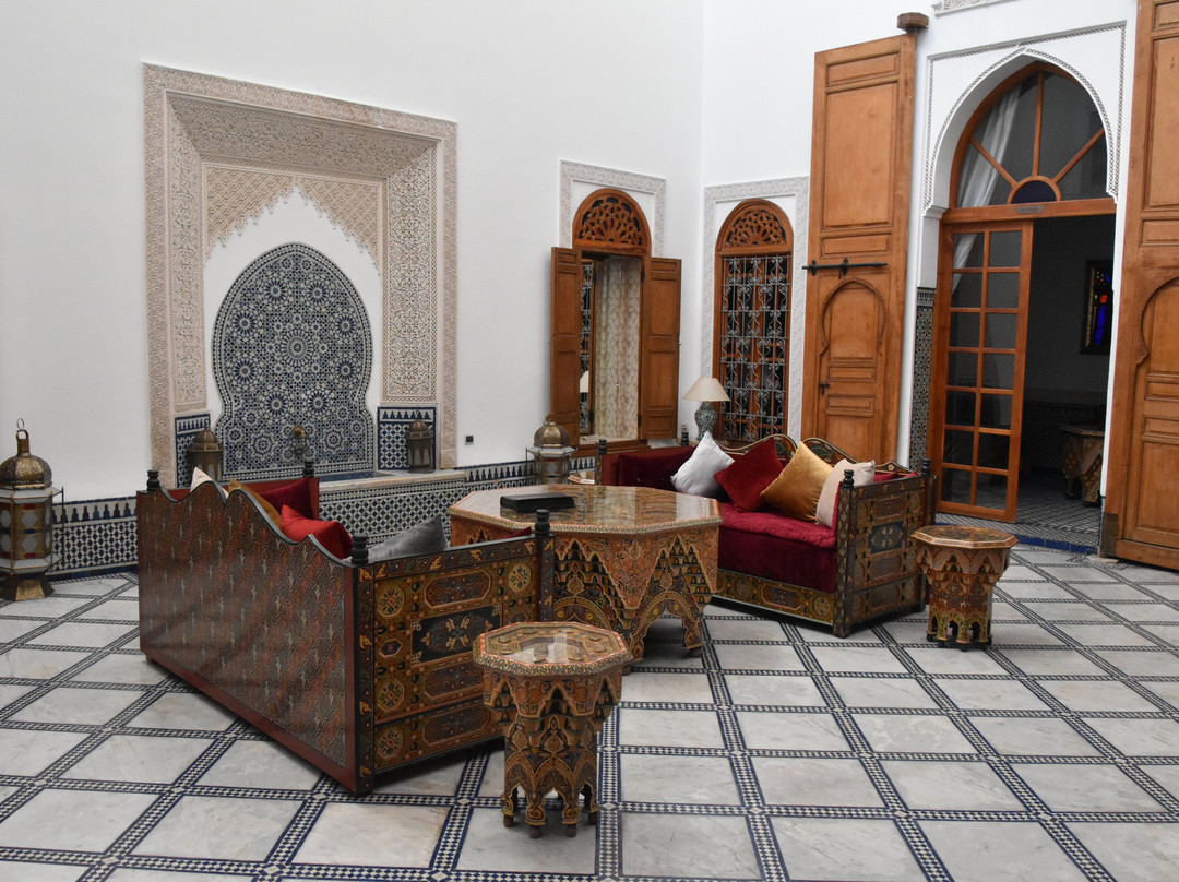 里亚德博斯坦酒店主图