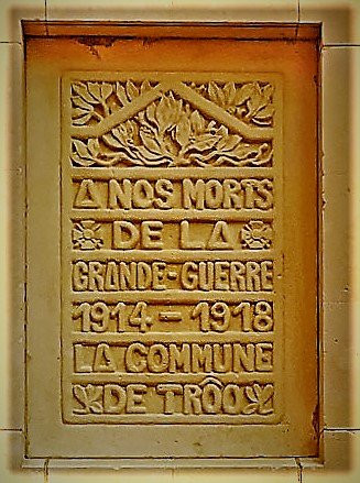 Monument aux morts景点图片