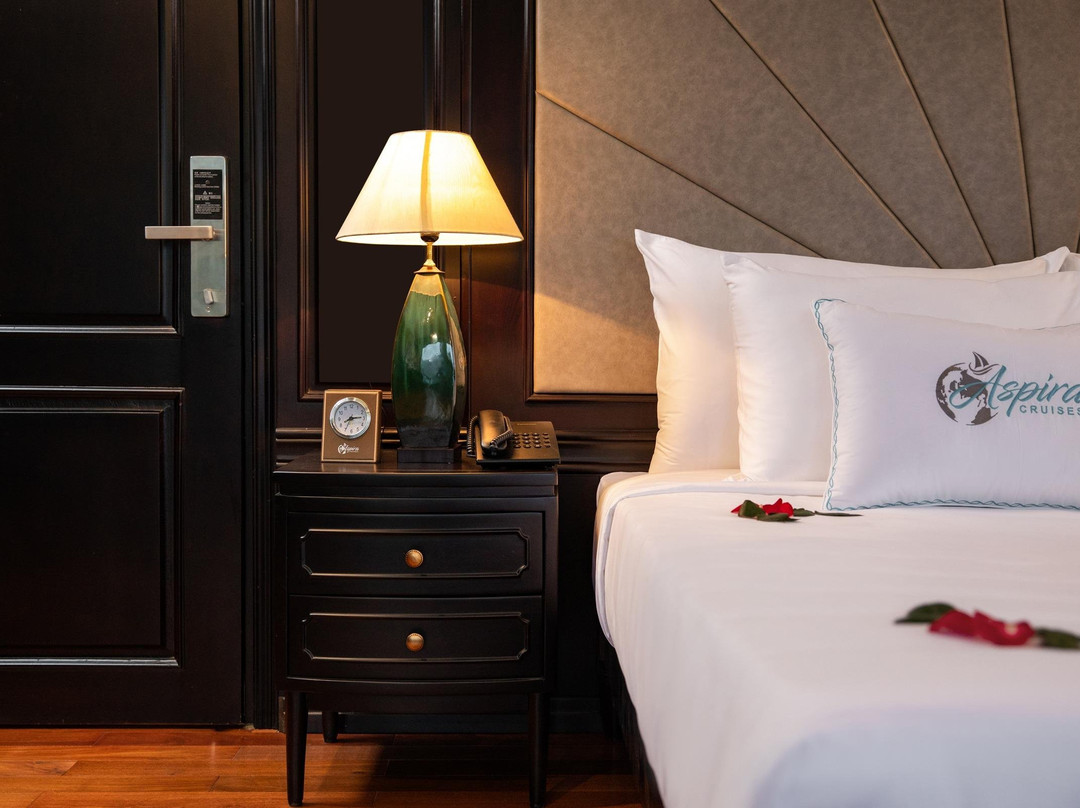 Halong Luxury Cruises-下龙湾必去景点