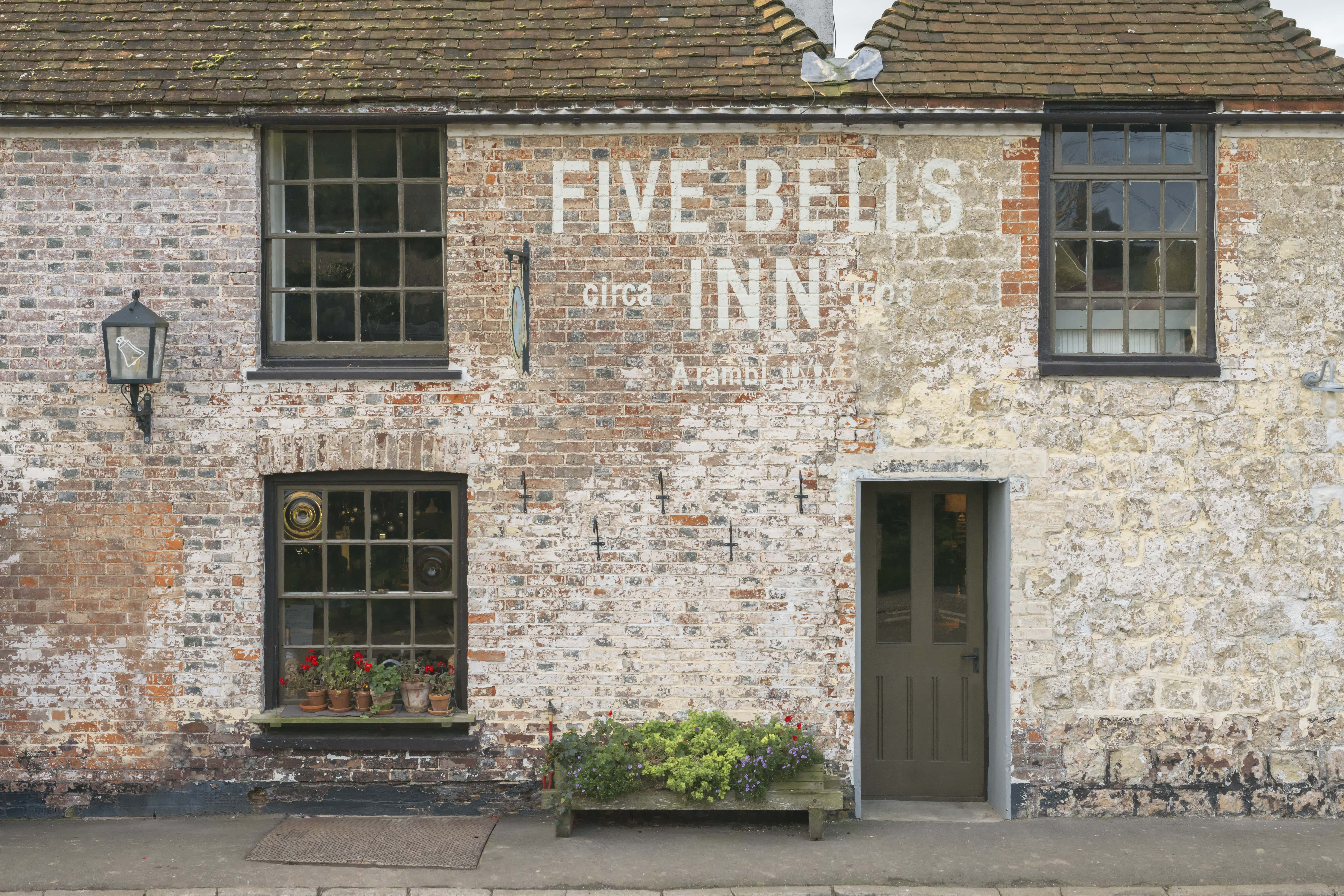 The Five Bells Inn-官方