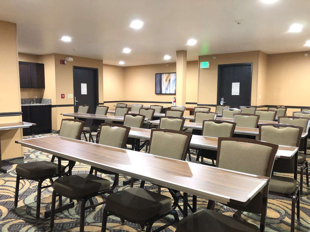 科尔德沃特快捷假日酒店主图