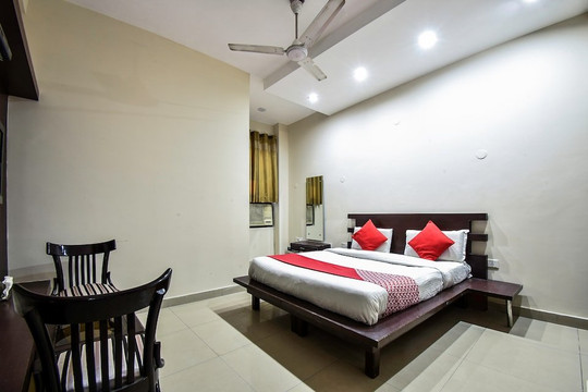 OYO2615上神酒店主图