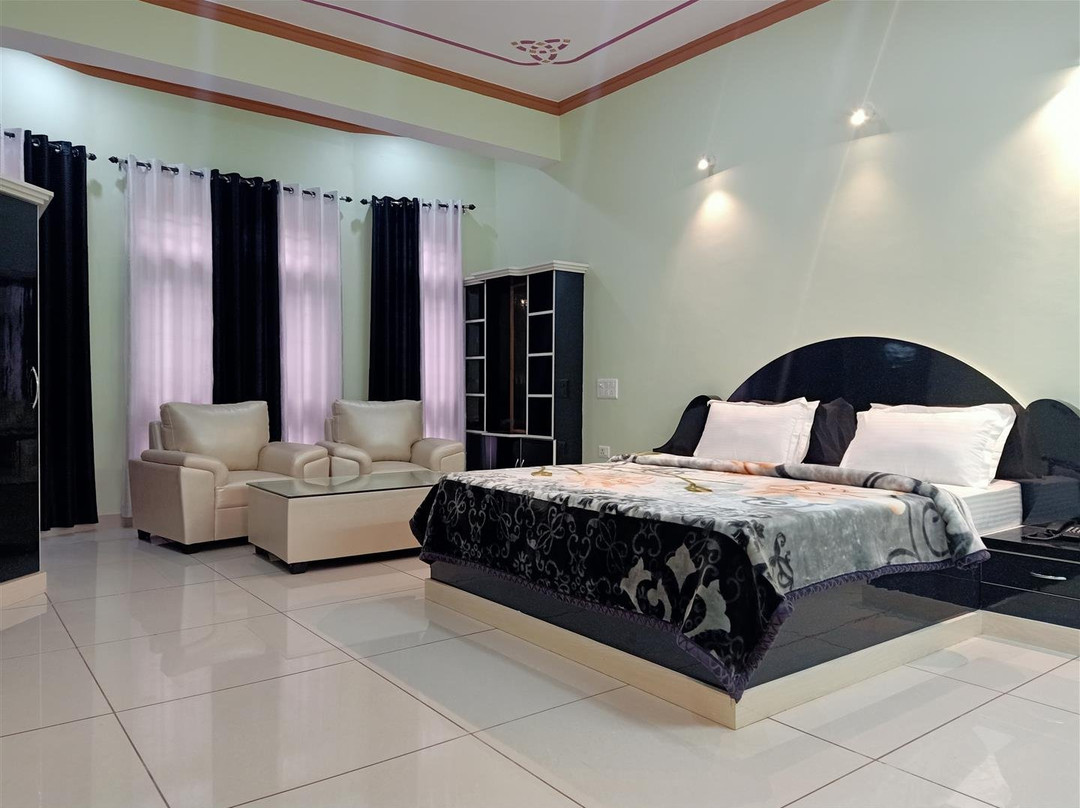 Gunjyal Madhur Residency主图