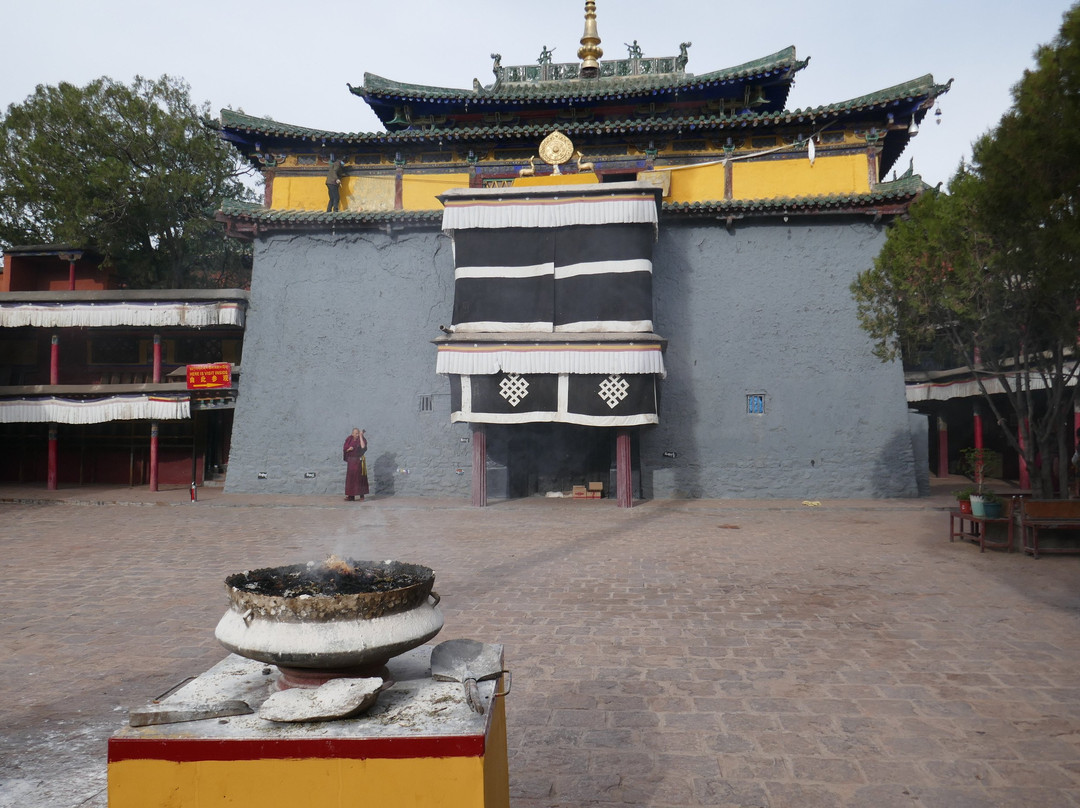 夏鲁寺景点图片