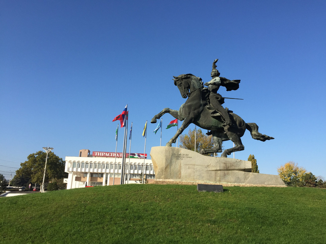 The Suvorov Monument-Tiraspol必去景点