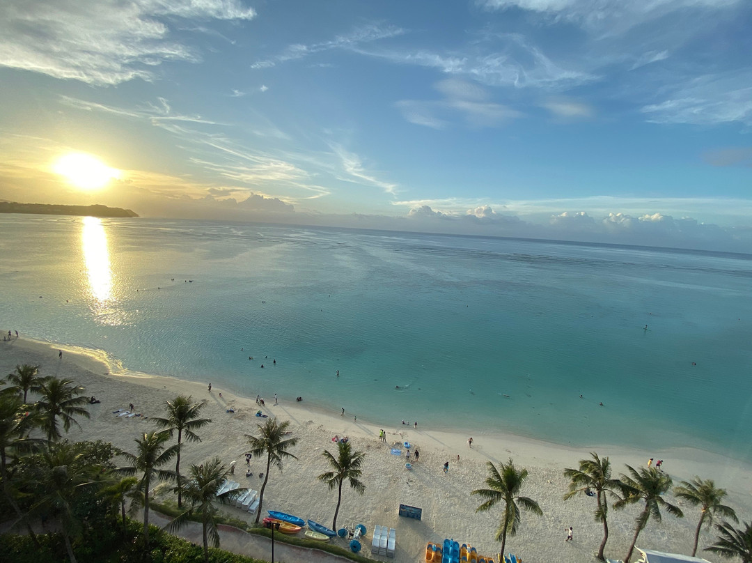 奥特里格关岛海滩度假村主图