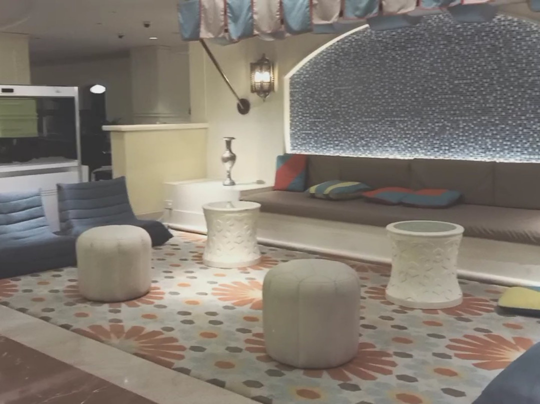 珊瑚海滩度假酒店主图