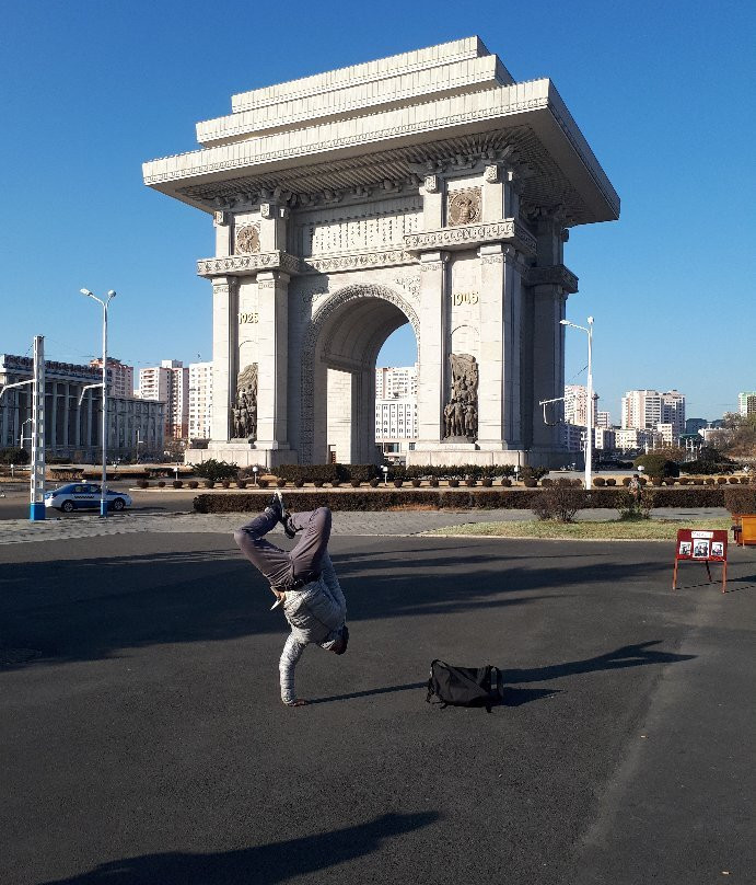 Triumphal Arch景点图片