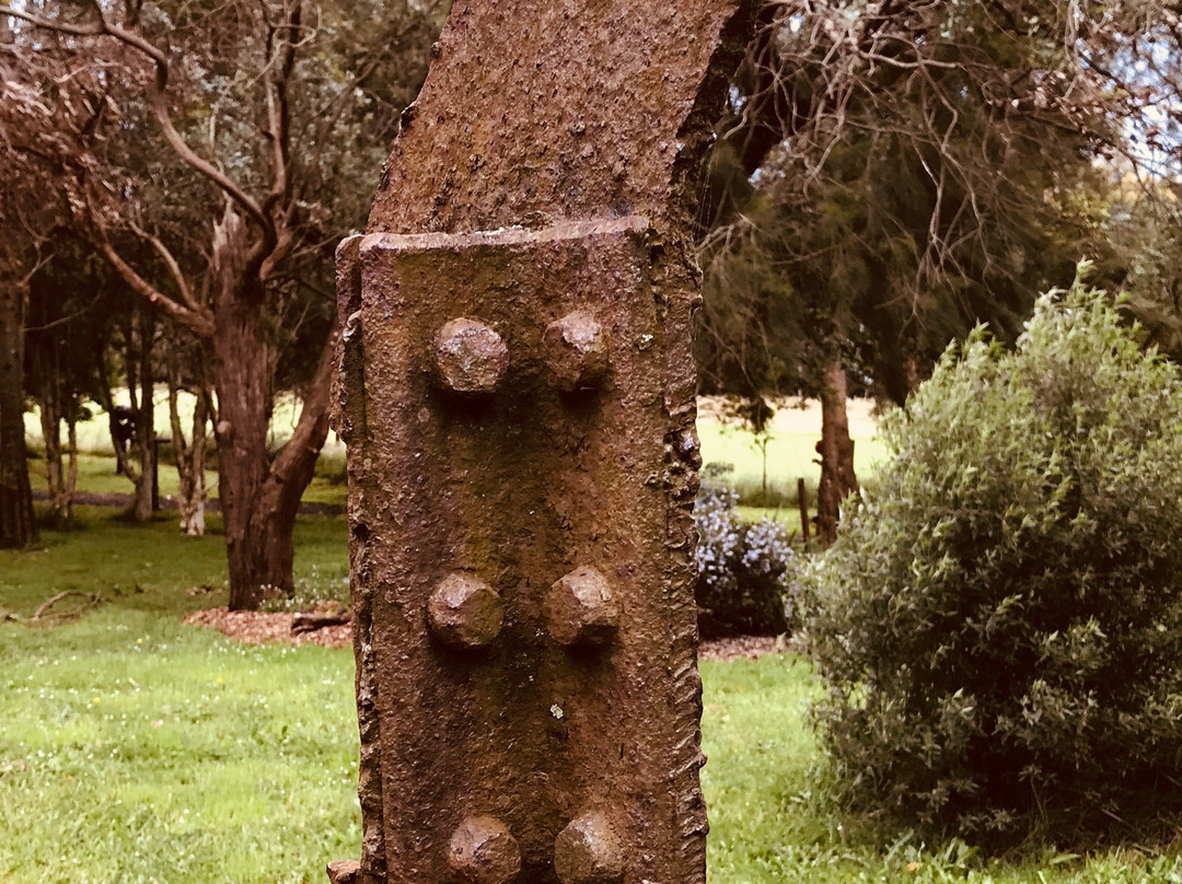 Laurie Collins Sculpture Garden景点图片