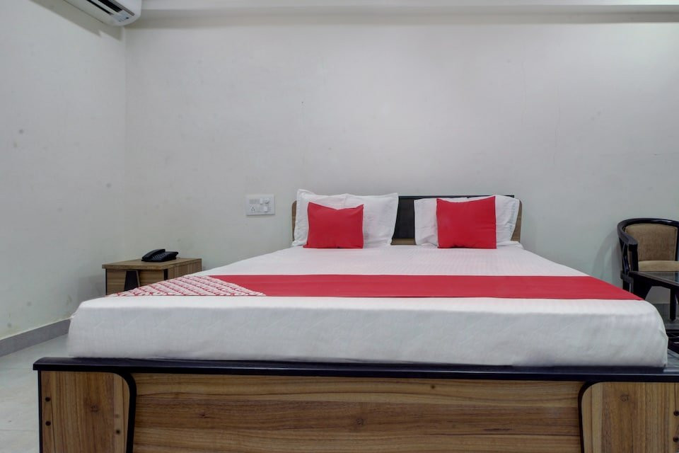 OYO 29573 Santoshi Hometel主图