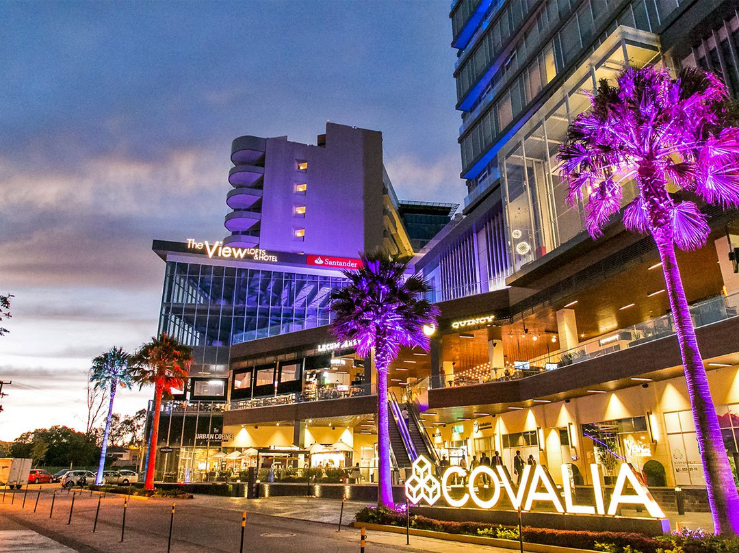 Pinos旅游景点-Plaza Covalia