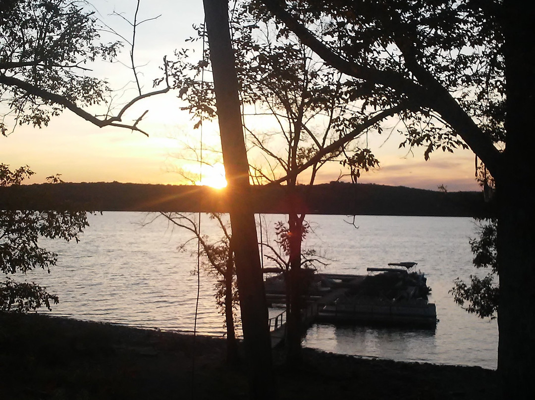 Wallenpaupack Lake Trail景点图片