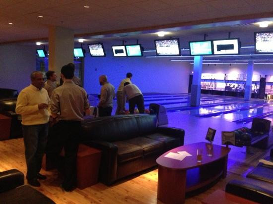 奥克布鲁克旅游景点-Pinstripes