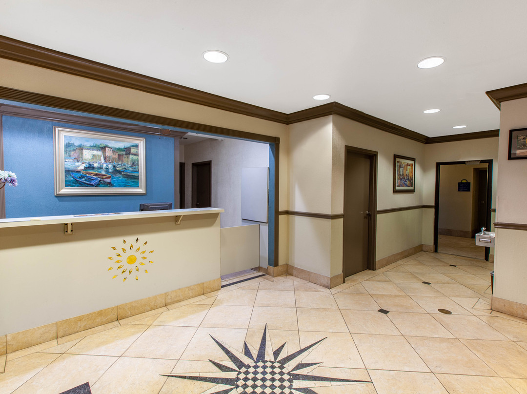 Days Inn & Suites by Wyndham Webster NASA-ClearLake-Houston主图