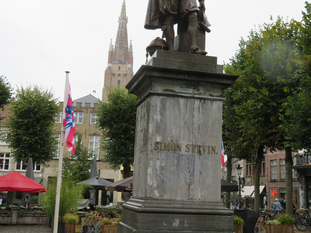 Square and Statue of Simon Stevin-布鲁日必去景点