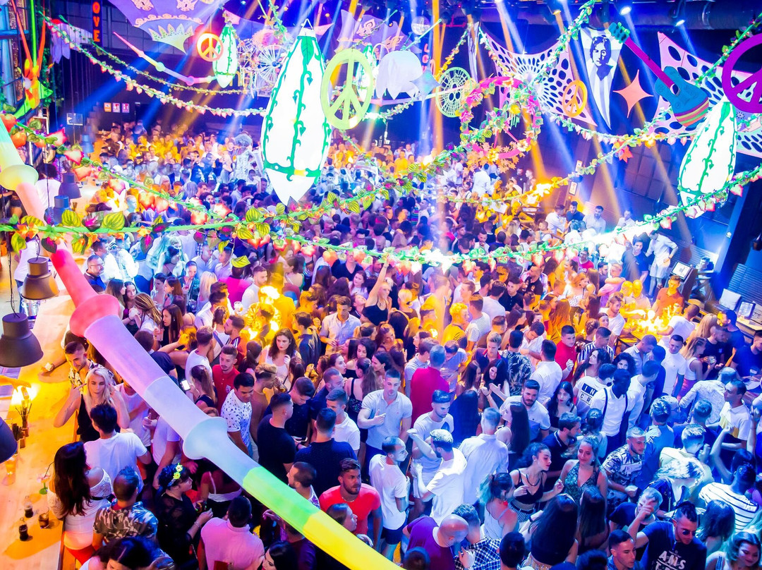 Velice Discoteca-托雷维耶哈必去景点