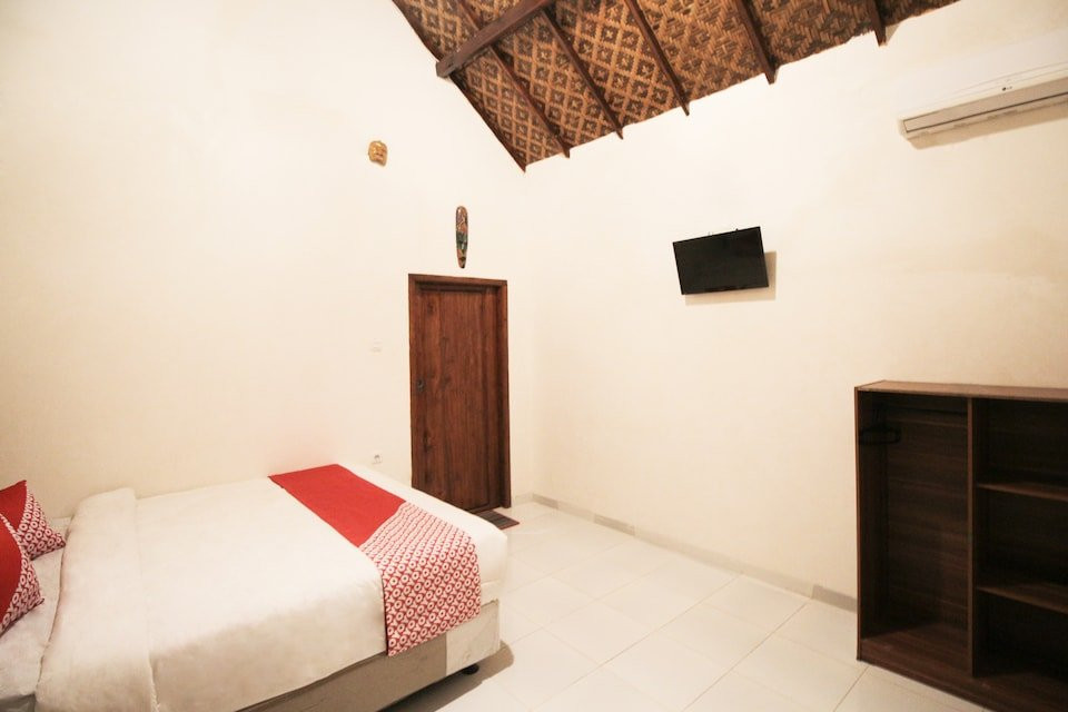 OYO 1115 Villa And Resto Kubu Selem Etnik Bali主图