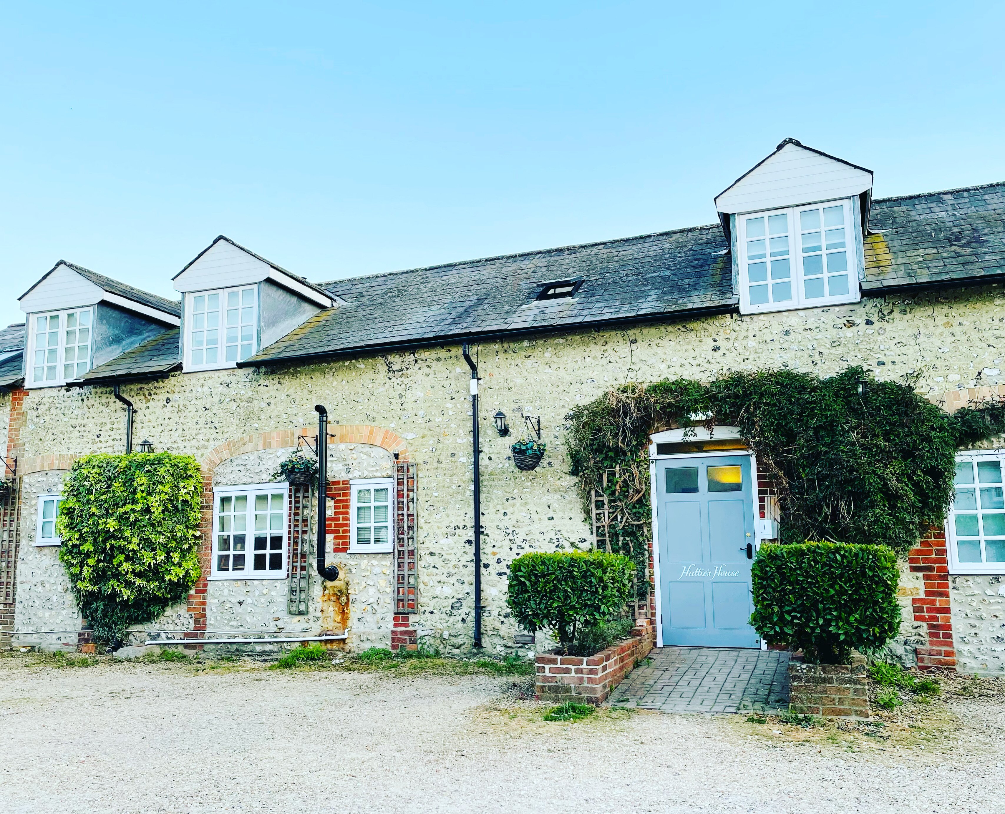 The Greyhound Inn-官方