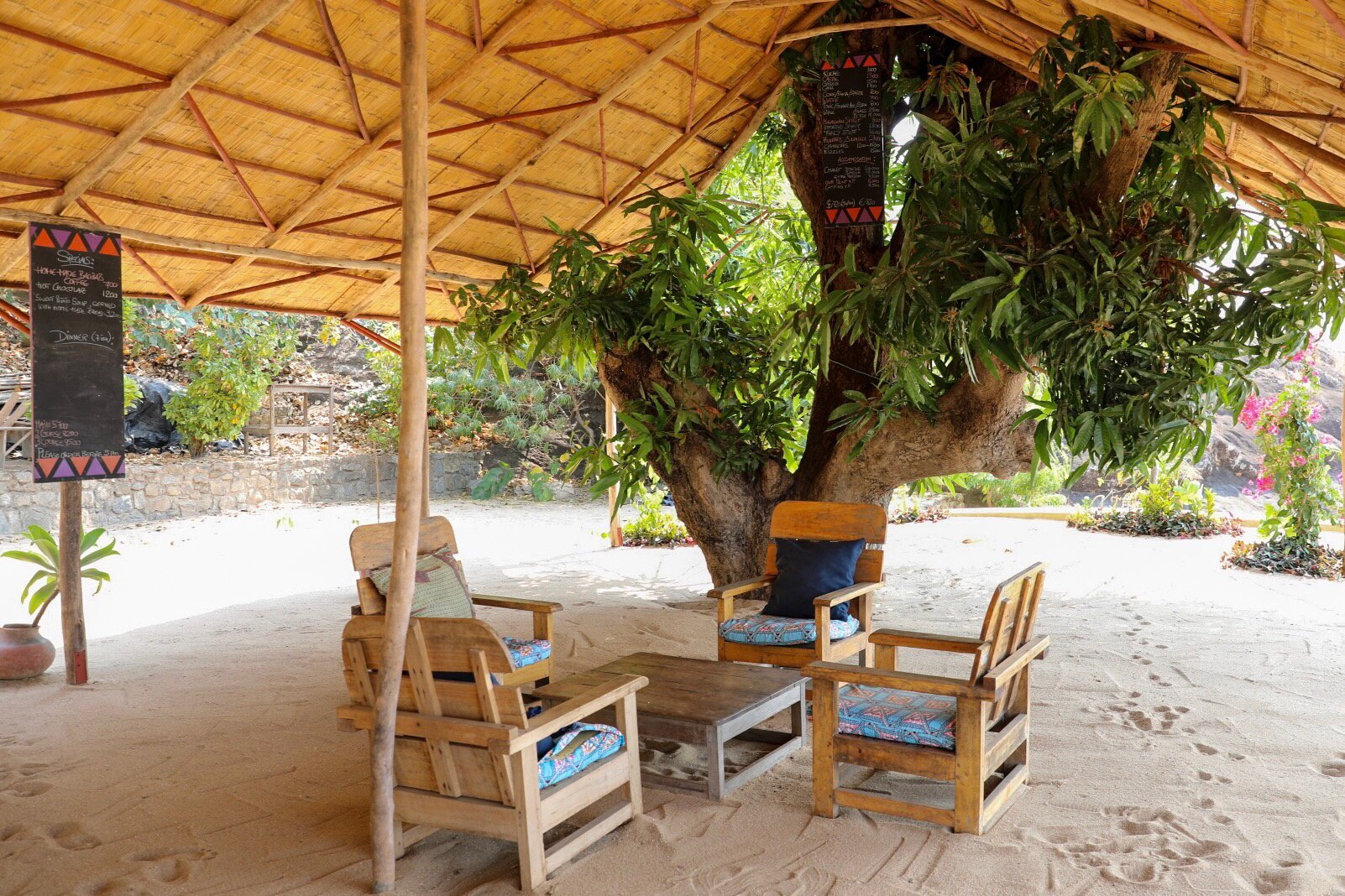 Usisya Beach Eco-Lodge-泳池