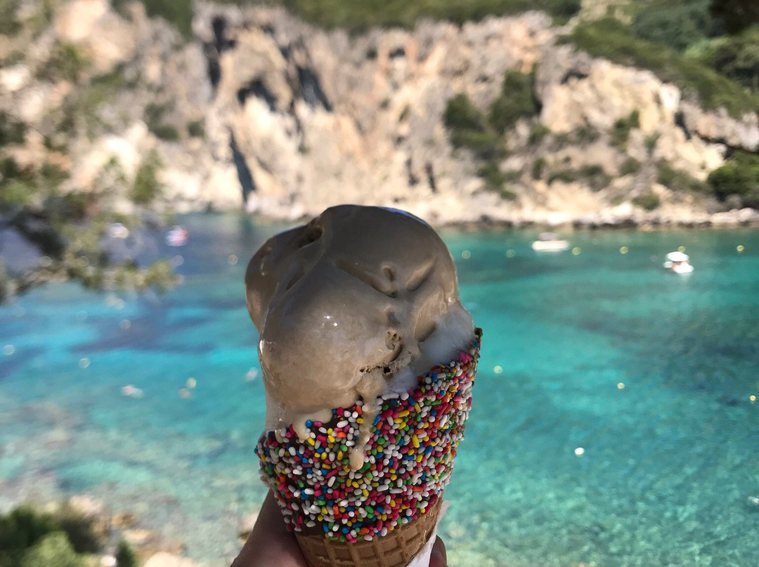 Agios Petros Beach景点图片