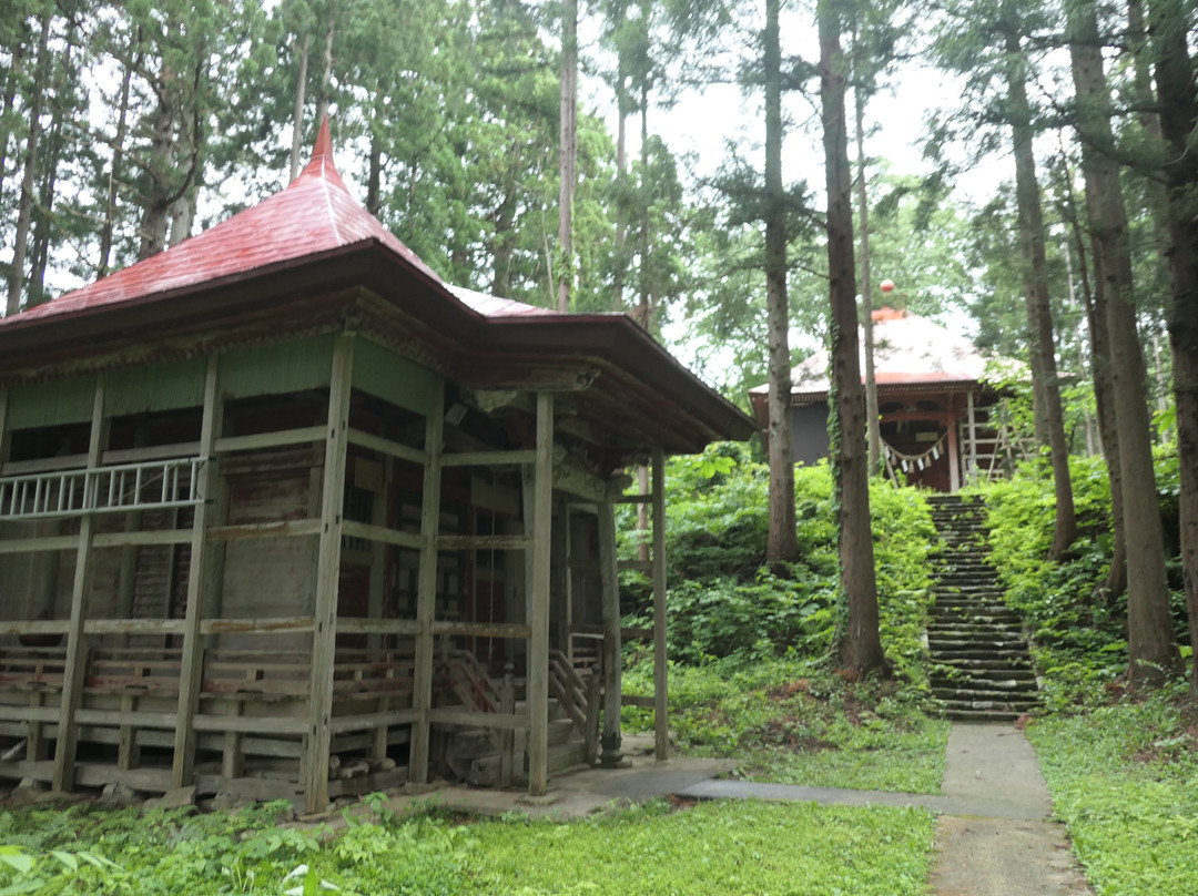 Iwanesawasanzan Shrine