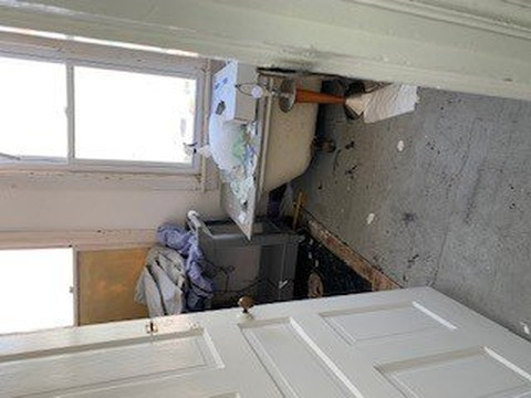 蔚蓝之水酒店主图