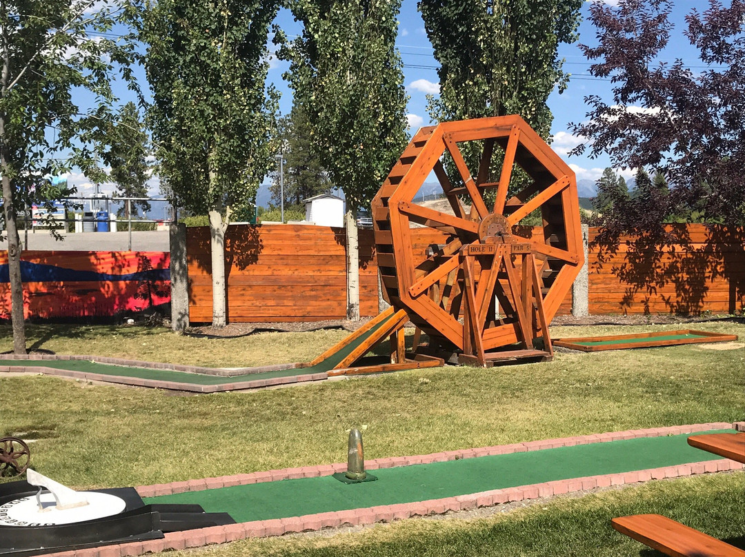 Elizabeth Lake Lodge Mini Golf景点图片