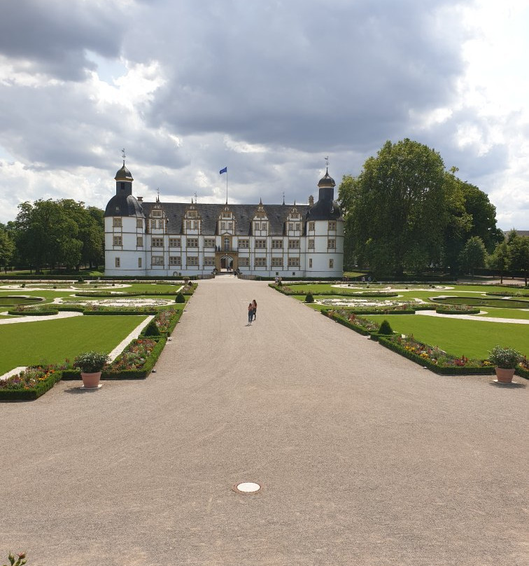 Schloss Neuhaus景点图片