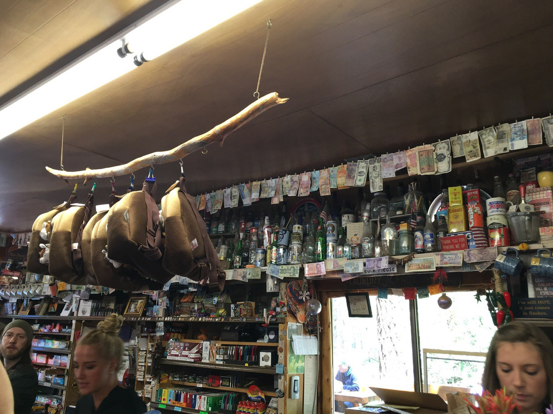 Camp Sherman Store on the Metolius River景点图片