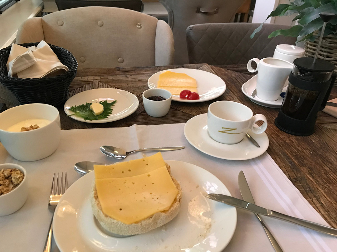 ZENZEZ Hotel & Lounge主图