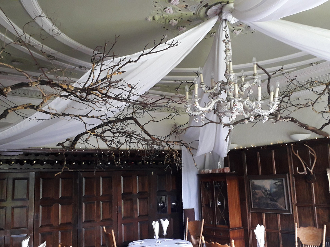 Harefield Hall主图